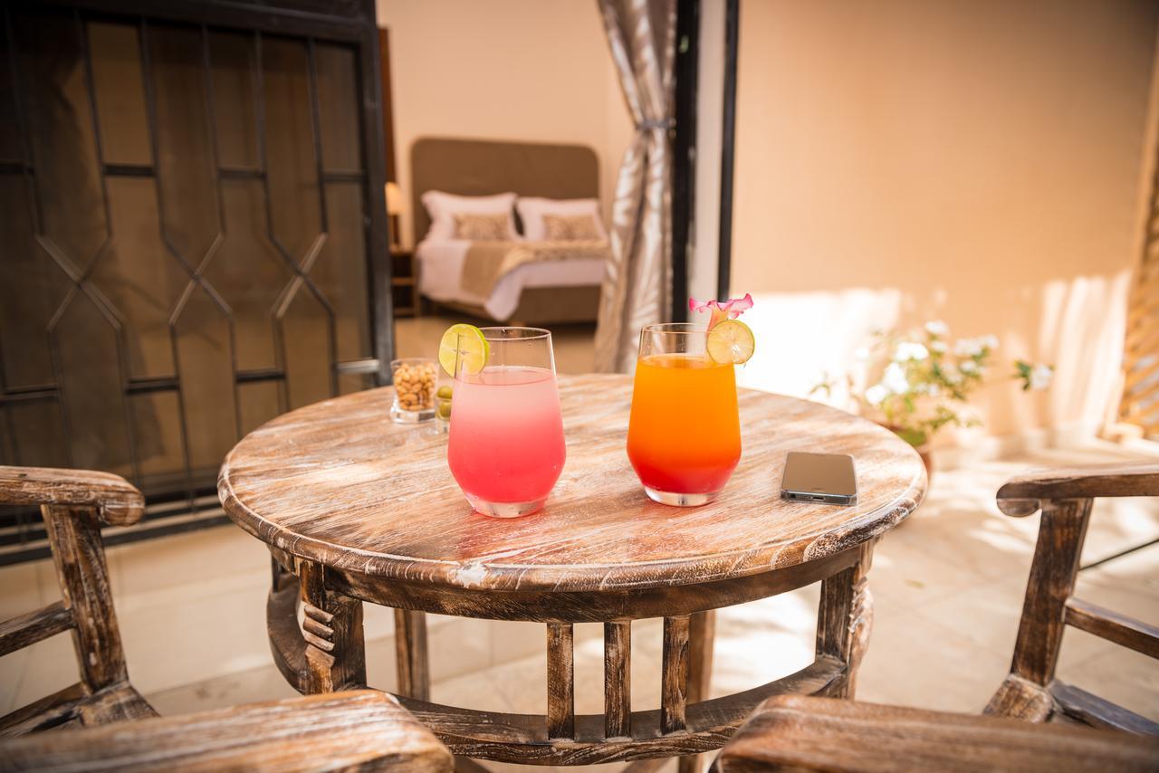 Villa Renaissance Ngor Exterior photo