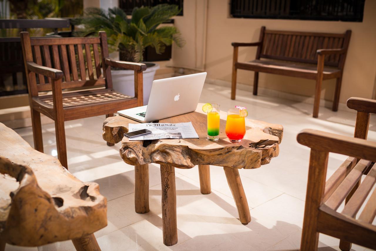 Villa Renaissance Ngor Exterior photo